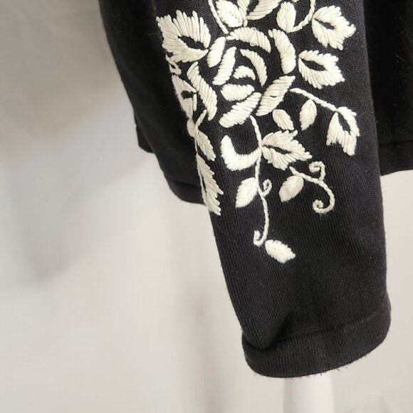 Lane Bryant Embroidered Black Sweater, Size 22/24 - Picture 10 of 10